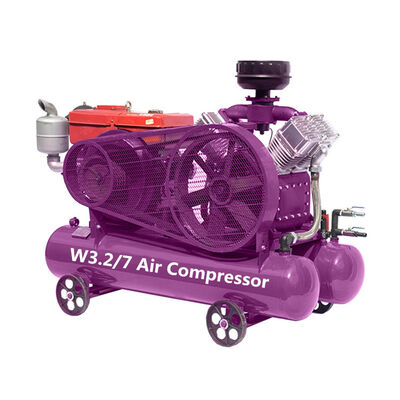 Compressore d'aria a pistoni industriale con potenza di 18,5 kW/25 CV, erogazione aria di 3,2 m³/min e pressione di esercizio di 7 bar