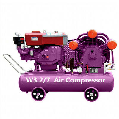 Compressore d'aria a pistoni industriale con potenza di 18,5 kW/25 CV, erogazione aria di 3,2 m³/min e pressione di esercizio di 7 bar