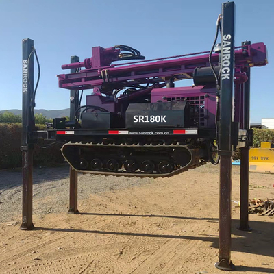 Macchina per la trivellazione di pozzi idrici con una capacità di 5200 kg e una profondità di trivellazione di 180 m