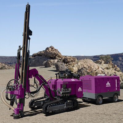 Perforatrice cingolata con coppia di rotazione elevata, attrezzatura per perforazione di pozzi, perforatrice per roccia dura con martello fondo foro (DTH)